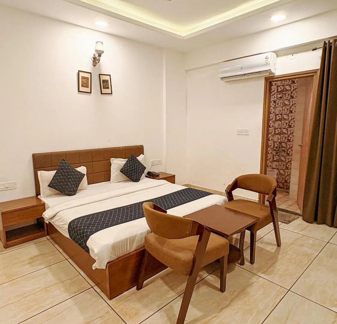 Hotel Nikanshvee Udaipur 3*,