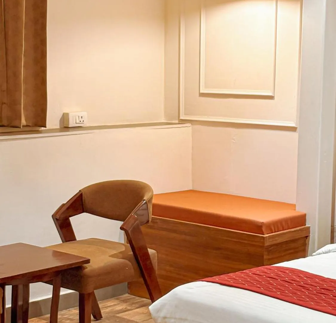***  Hotel Nikanshvee Udaipur India